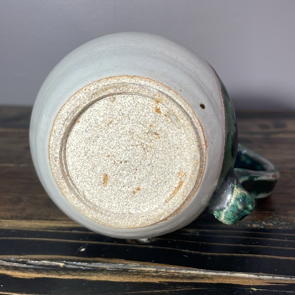 Adorable pottery price. Handmade. Gorgeous greens and pinks with a gold vein - Picture 6 of 17